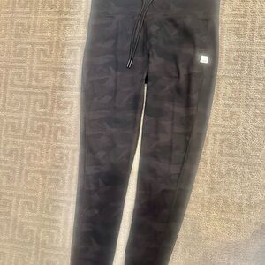 Vuori Dark Camouflage Women's Leggings